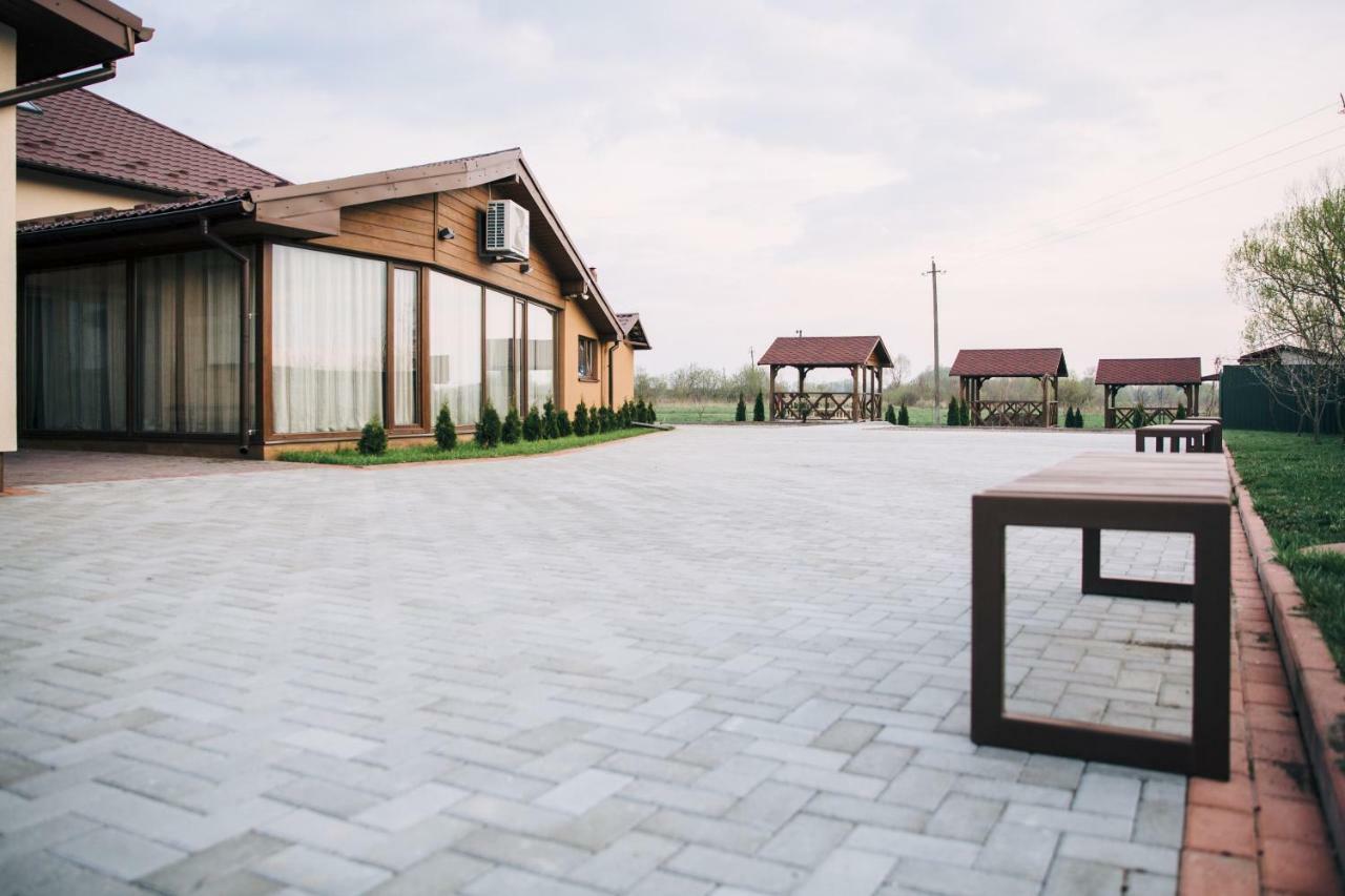 Hotel Роляда Tysmenytsia Exterior foto