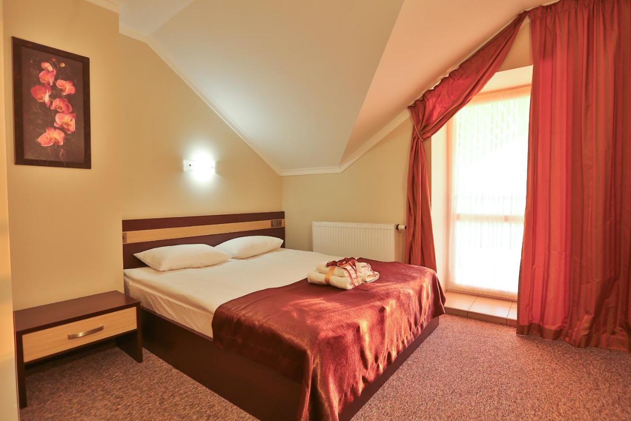 Hotel Роляда Tysmenytsia Exterior foto