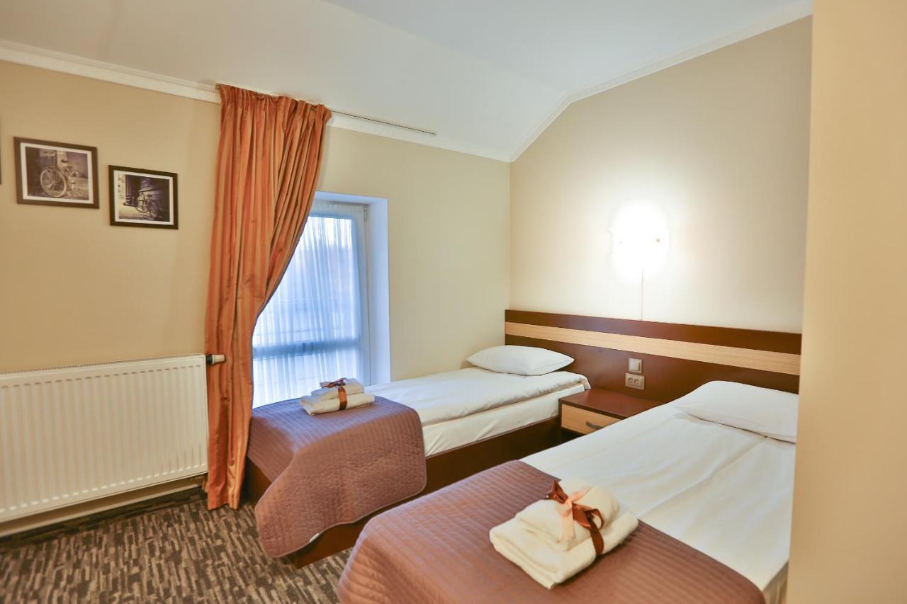Hotel Роляда Tysmenytsia Exterior foto