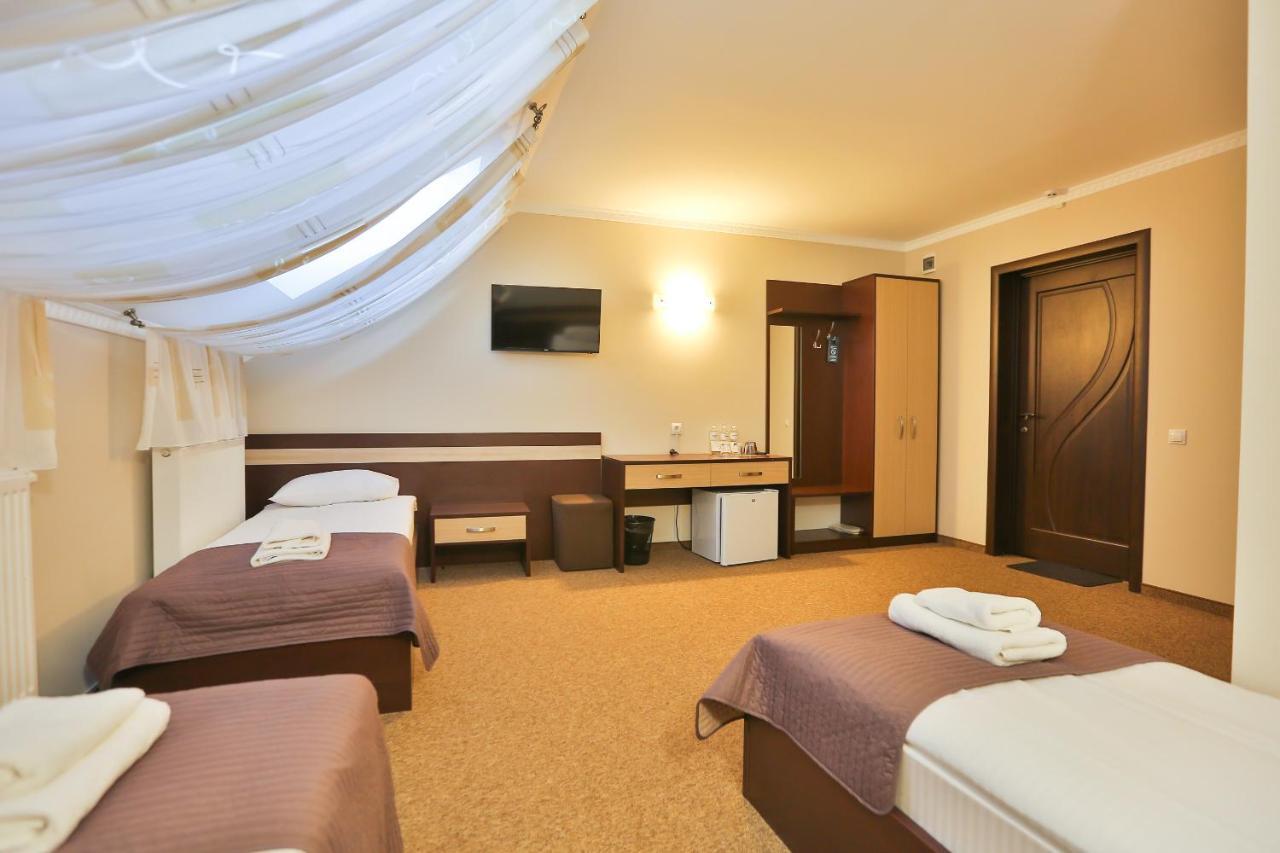 Hotel Роляда Tysmenytsia Exterior foto
