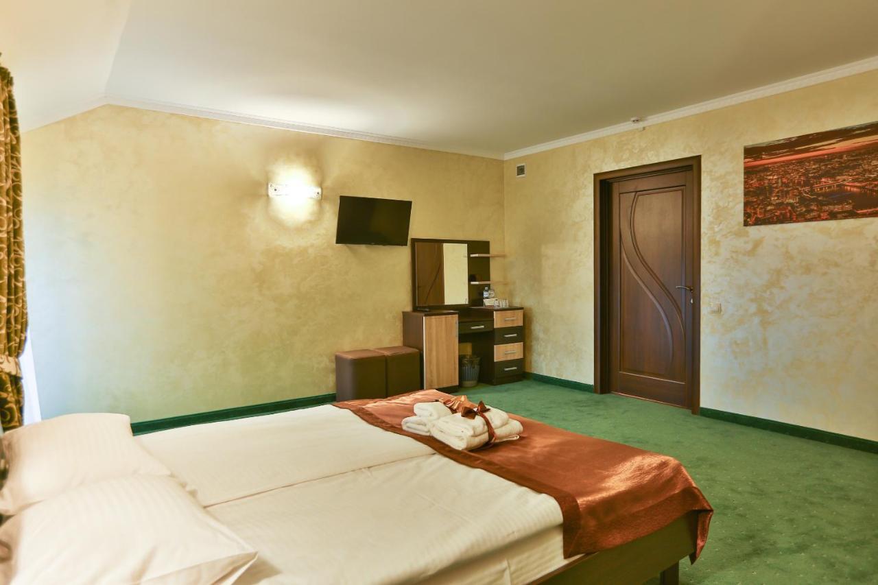 Hotel Роляда Tysmenytsia Exterior foto