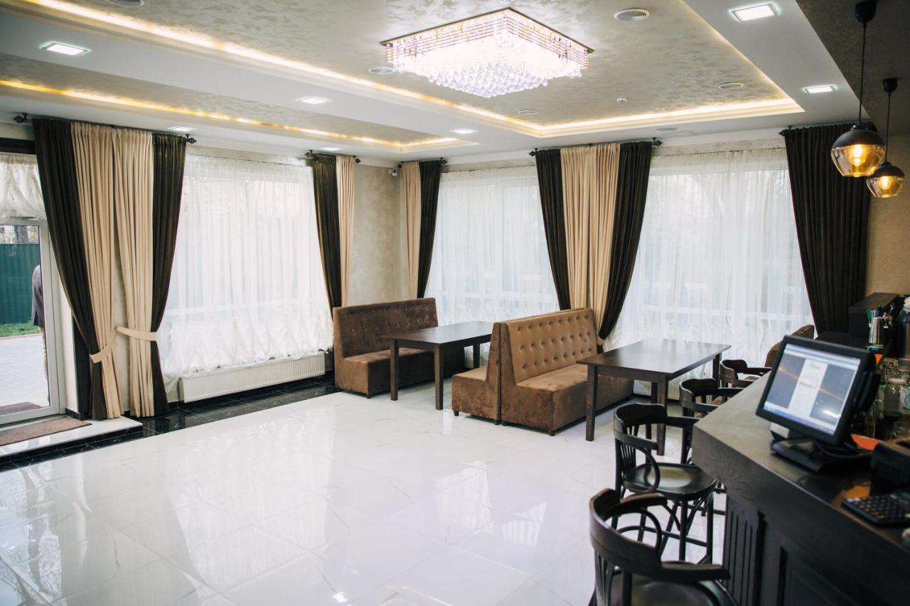 Hotel Роляда Tysmenytsia Exterior foto